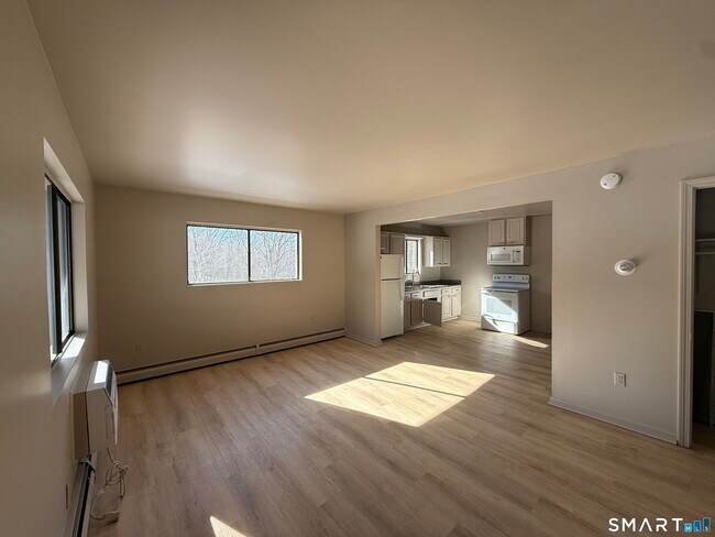 Foto del edificio - 388 S Main St