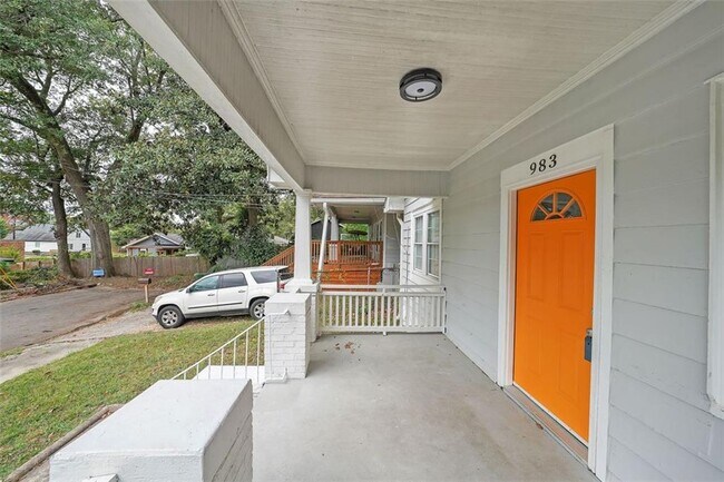 Foto del edificio - 983 Harwell St NW