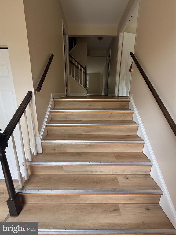 Foto del edificio - 5803 Tudor Ln