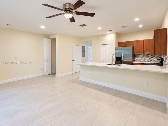 Foto del edificio - 14103 SW 49th St