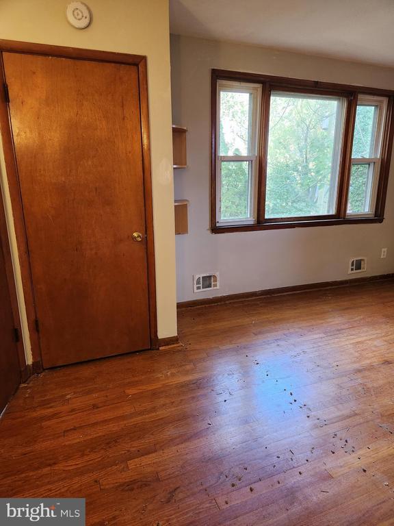 Building Photo - 3817 Birchview Ave