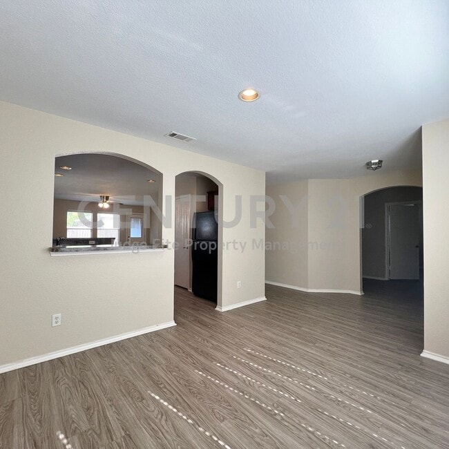 Building Photo - Beautifully Maintained 3/2/2 in NORTHWEST ISD For Rent!