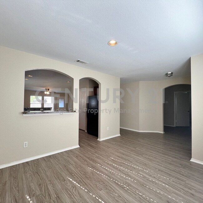 Foto del edificio - Beautifully Maintained 3/2/2 in NORTHWEST ISD For Rent!