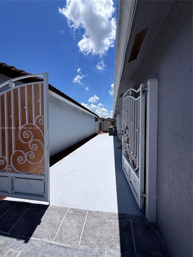 Foto del edificio - 14220 SW 53rd St