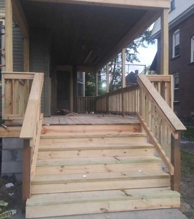 Foto del edificio - 120 E Wallace Ave