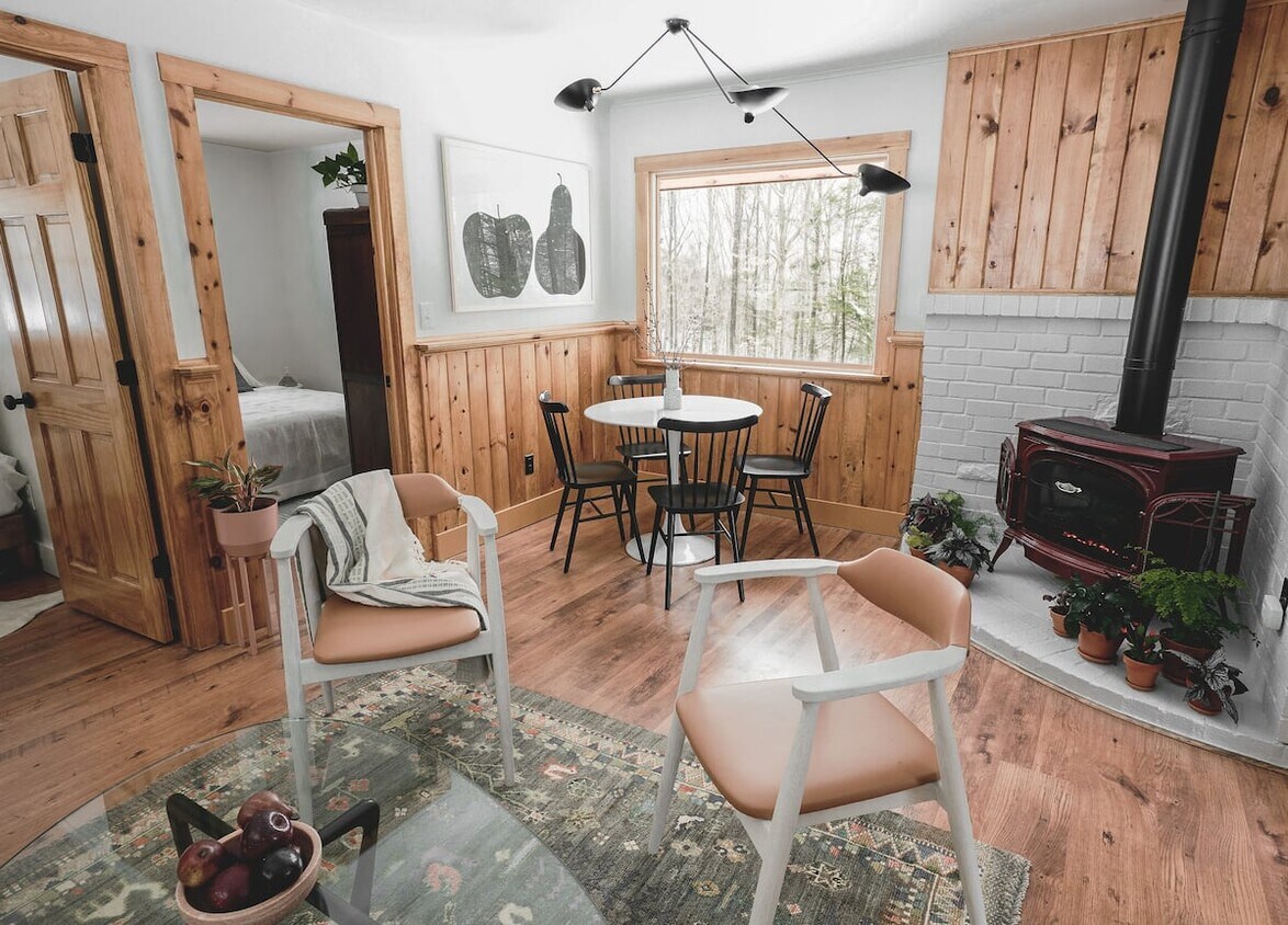 Primary Photo - 148 Pantherkill Rd