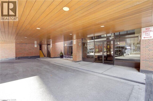 Building Photo - 222 Jackson St W