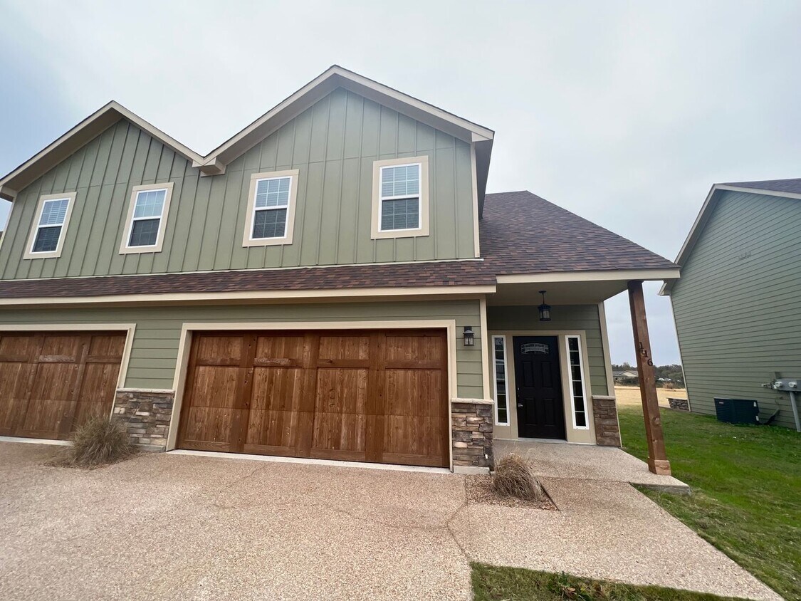 108114 Eagle Meadow Dr Unit 110, Weatherford, TX 76087 Room for Rent