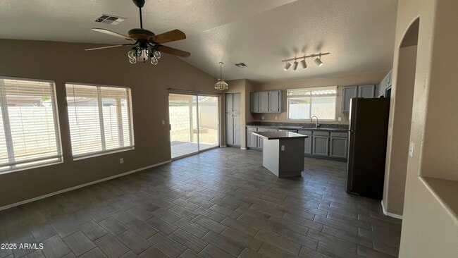 Building Photo - 1690 E Countrywalk Ln