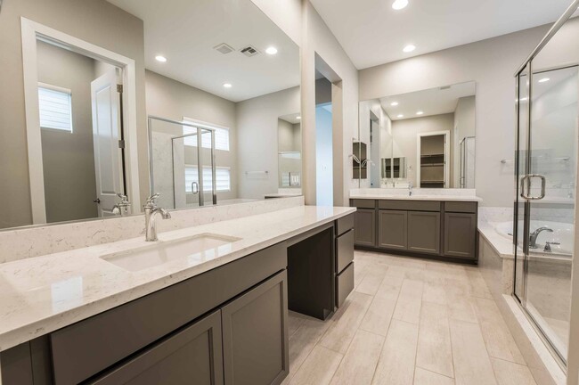 Foto del edificio - Stunning 3 Bedroom One Story home in Summe...
