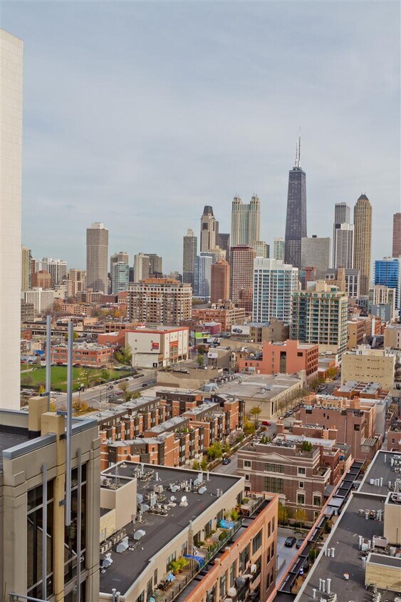 Foto del edificio - 700 N Larrabee St