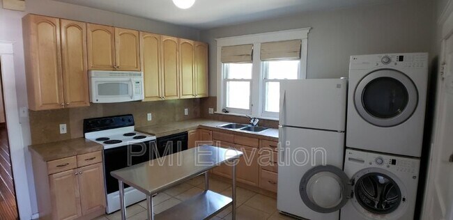 Foto del edificio - 4288 N Hooker St