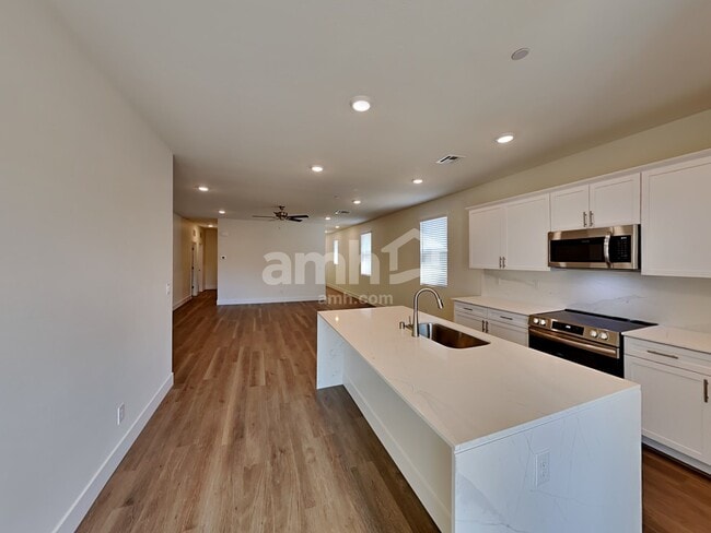 Building Photo - 513 Silverbell Fls Pl