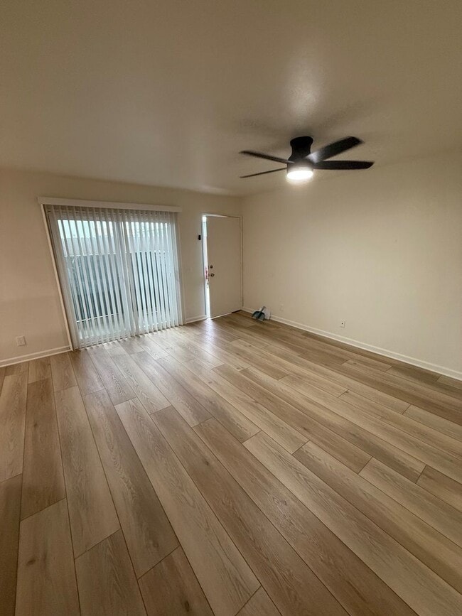 Building Photo - ALS-1150-GROVE AVENUE