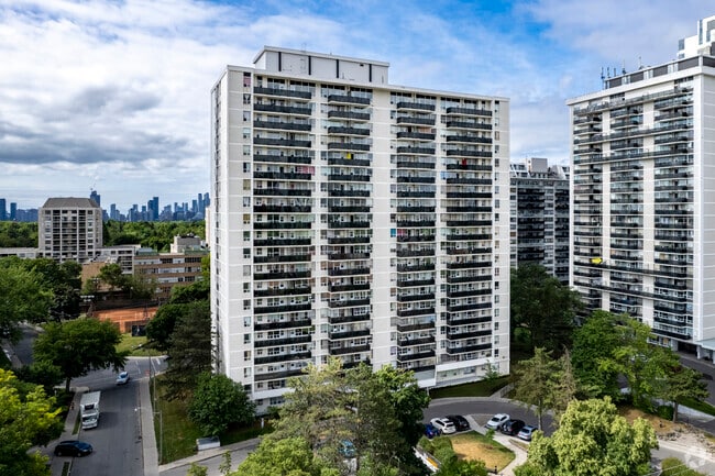 Building Photo - Davisville Village