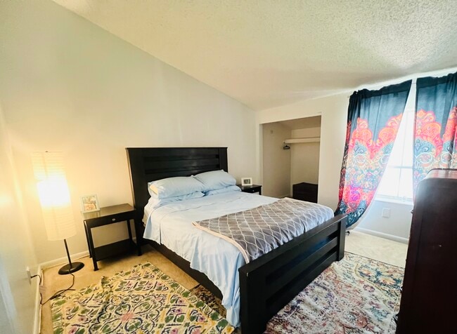 Master bedroom - 4303 La Riviera Ct