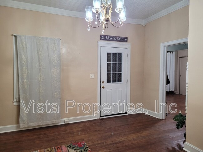 Photo - 1121 Elm St House