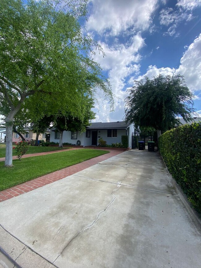 Foto del edificio - Charming Home in Covina