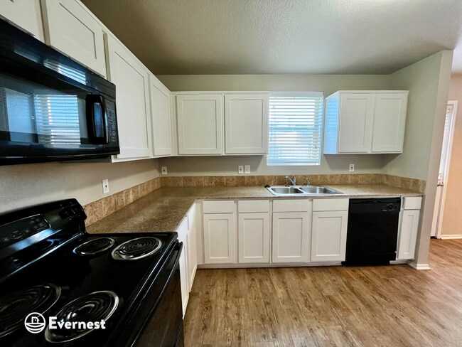 Foto del edificio - 4 Bed & 2.5 Bath House in Arlington / Pet-...