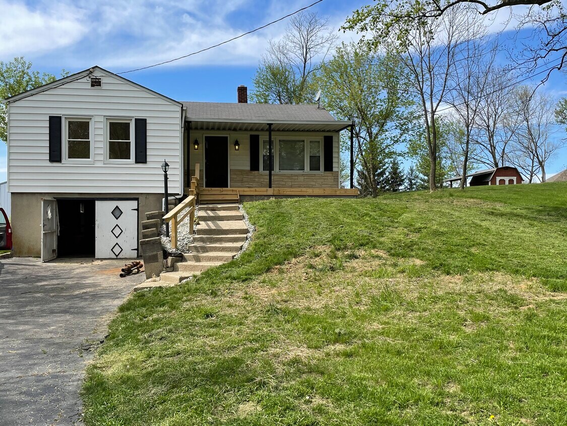 8498 Bridgetown Rd, Cleves, OH 45002 House Rental in Cleves, OH