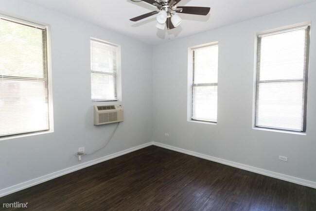 Foto del edificio - 4875 N Magnolia Ave