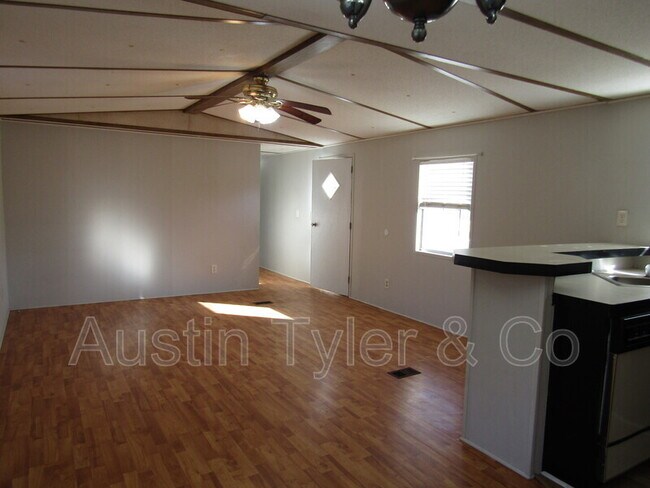 Foto del edificio - 2167 Fairview Rd