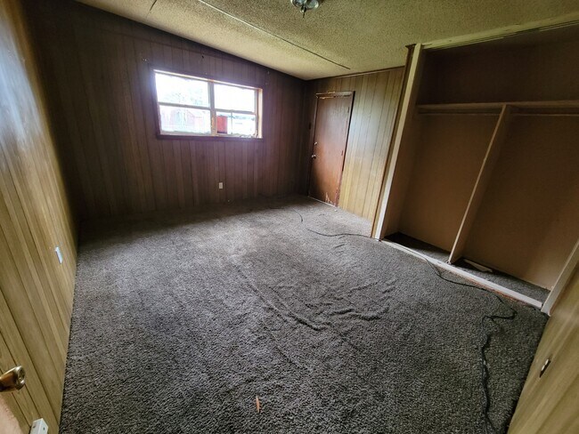 Building Photo - 4606 Rochester Dr