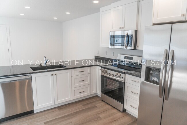 Building Photo - 868 N 200 W