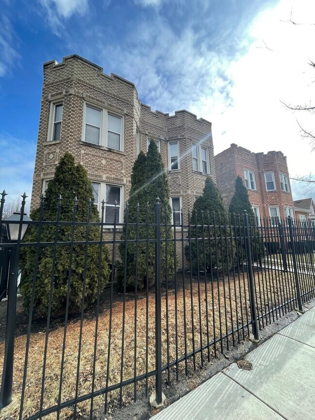 Foto del edificio - 2651 W 65th St