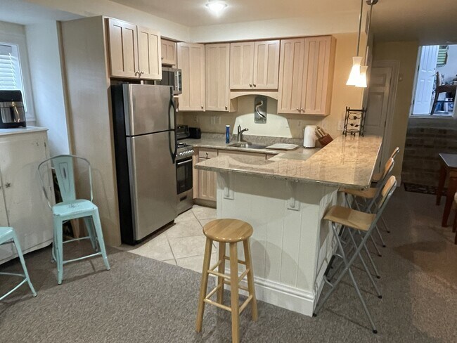 Foto del edificio - 3840 Bay Oaks Pl
