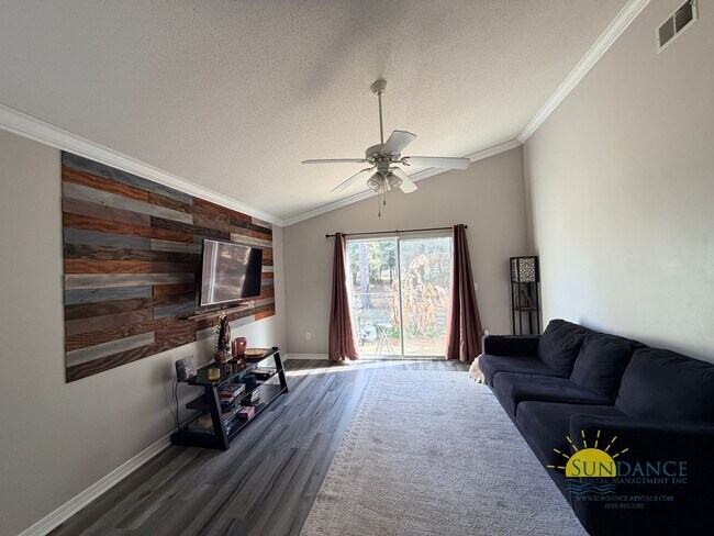 Foto del edificio - Charming 3 Bedrooms Home in Shalimar!