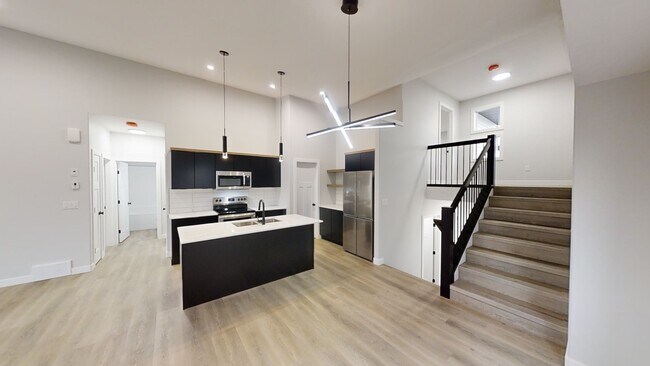 Building Photo - 10417-10130 130 Ave