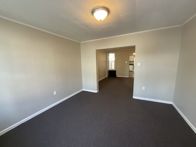 Foto del edificio - 625 Vander Ave