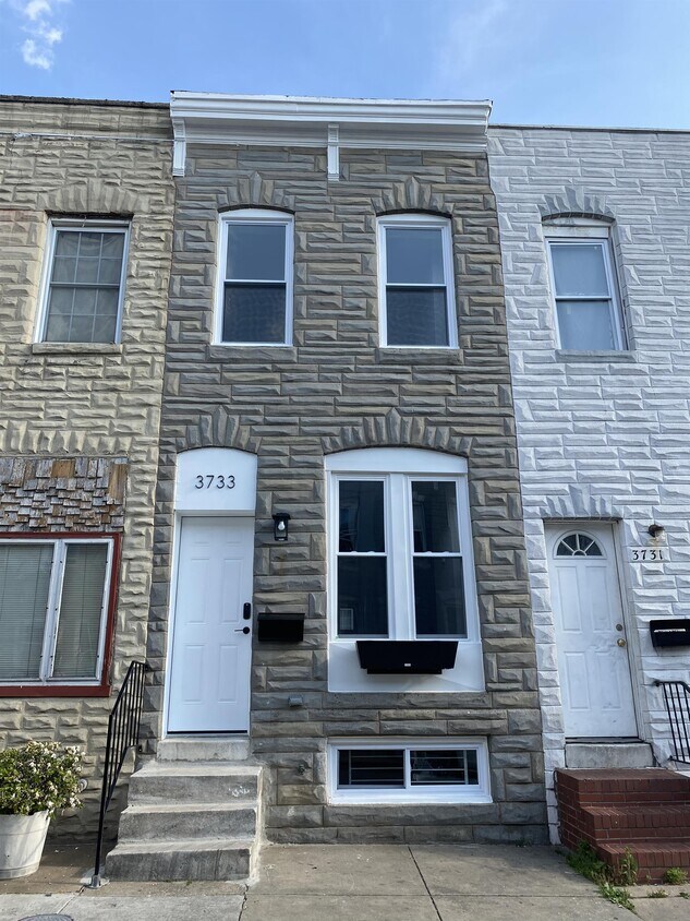 Primary Photo - 3733 Mt Pleasant Ave