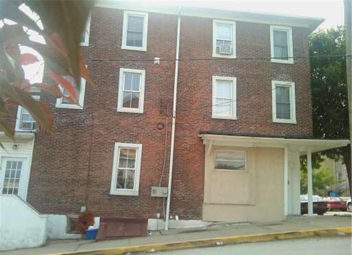 Building Photo - 389 E Hector St