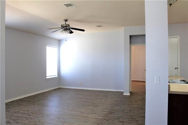 Building Photo - 108 Holland St
