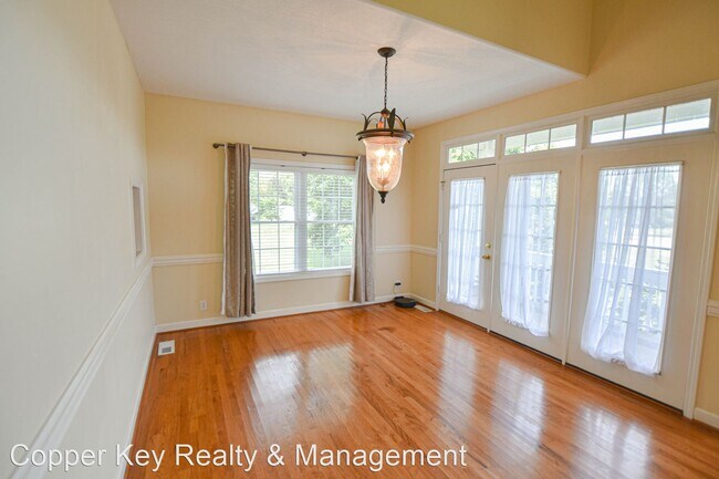 Building Photo - 3 br, 2.5 bath House - 1032 Haggard Drive