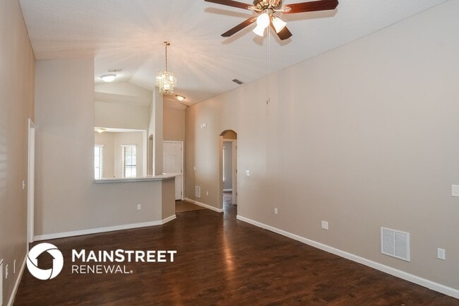 Foto del edificio - 8306 Longspur Ave