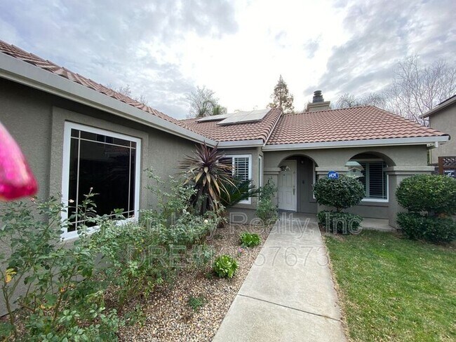 Foto del edificio - 395 Morris Phelps Dr