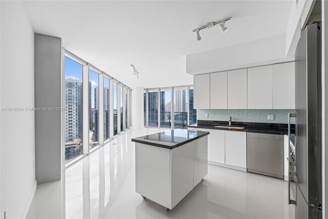 Foto del edificio - 92 SW 3rd St