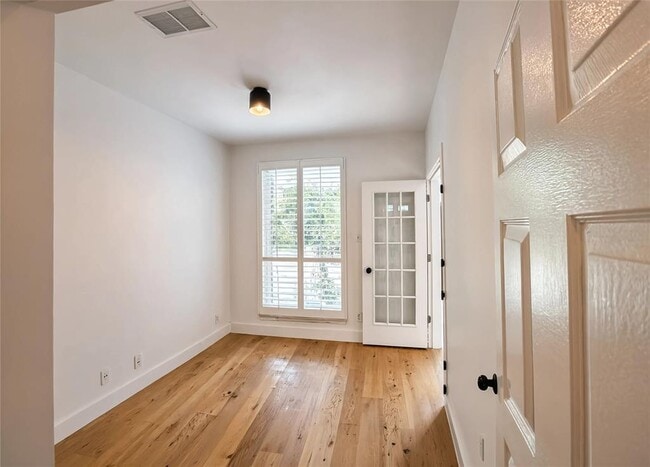 Building Photo - 905 Sweetwater Cove