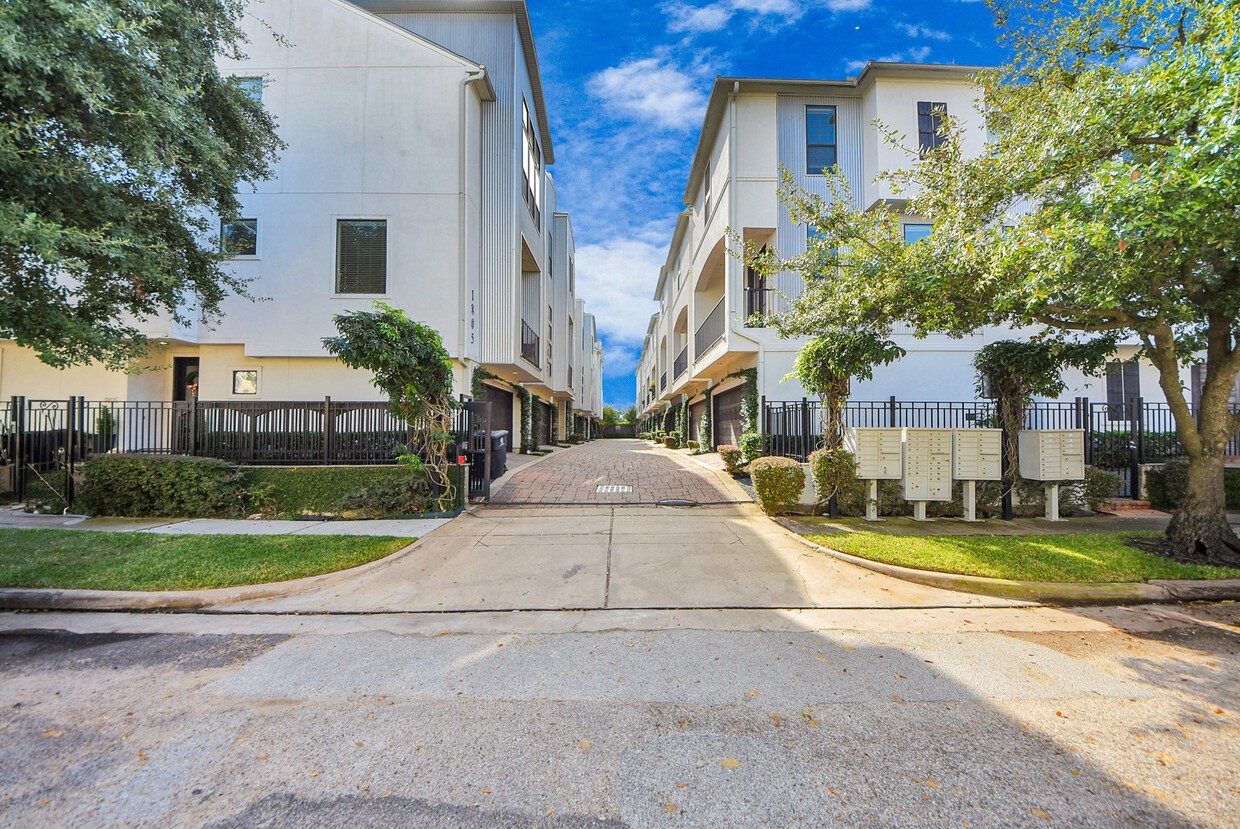 Foto principal - 1831 Dart St