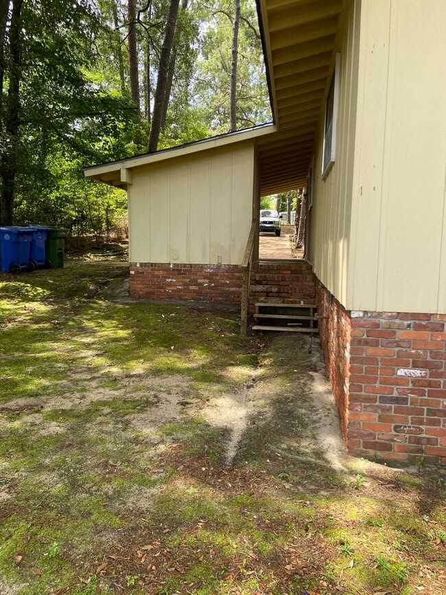 Building Photo - 361 Tennant Ave