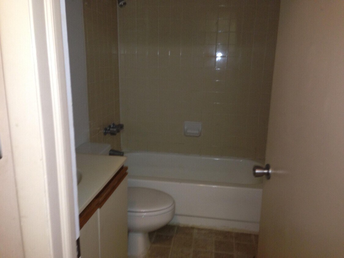 Foto del edificio - 1600 Park Cir