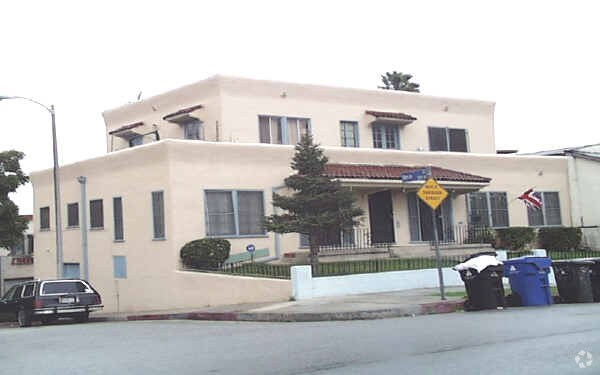 Foto del edificio - 3000-3004 Bellevue Ave