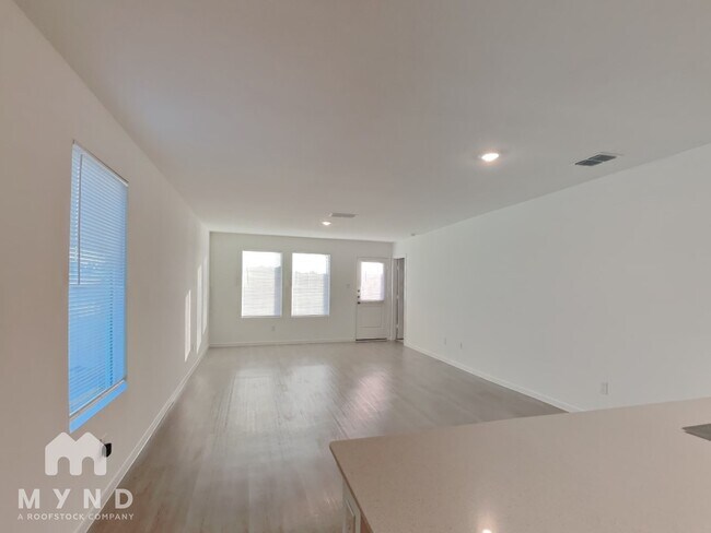 Foto del edificio - 225 Poplar Pl