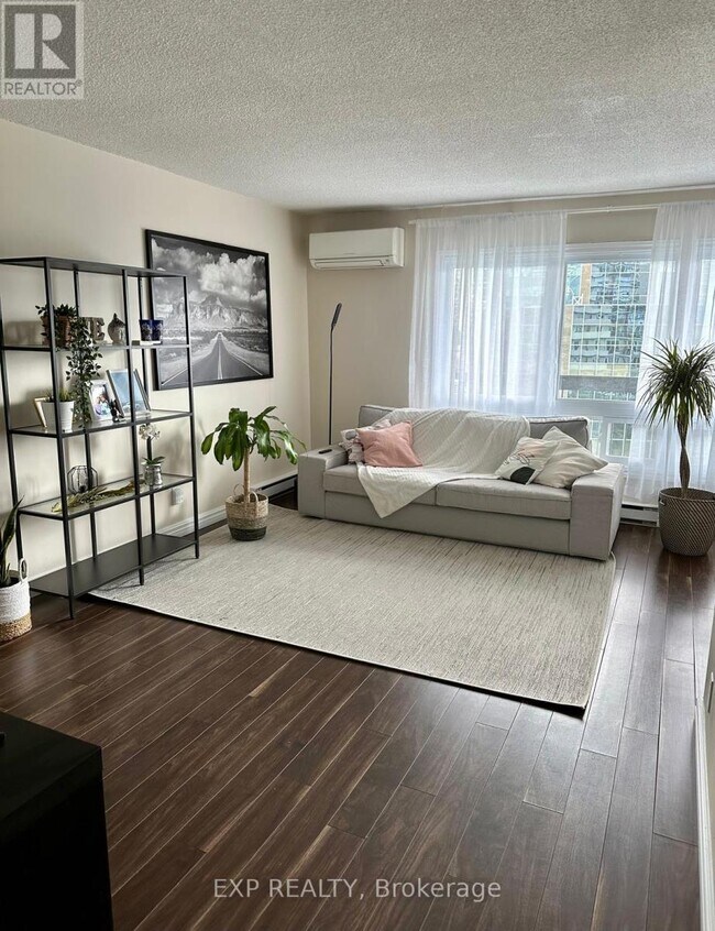 Photo du bâtiment - 158A McArthur Ave.