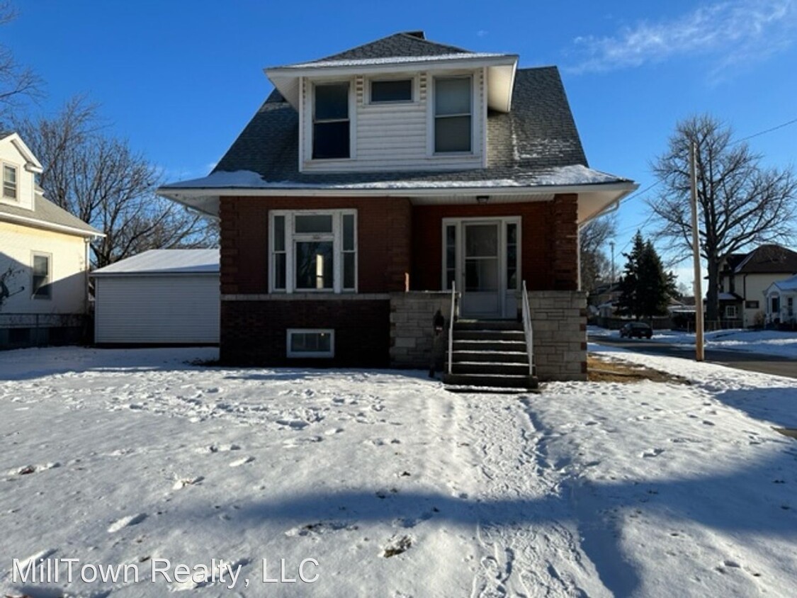 Foto principal - 3 br, 1 bath House - 2125 Claussen St