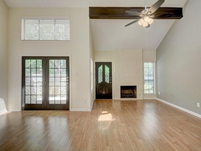 Building Photo - 10819 Crown Colony Dr