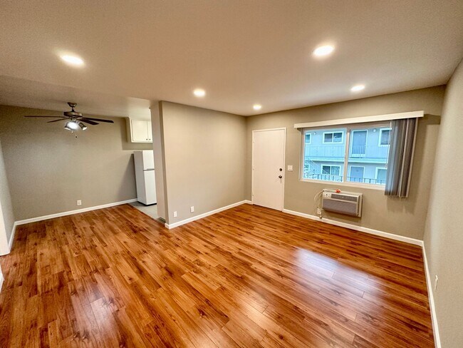 Foto del interior - FOOTHILL VILLAGE